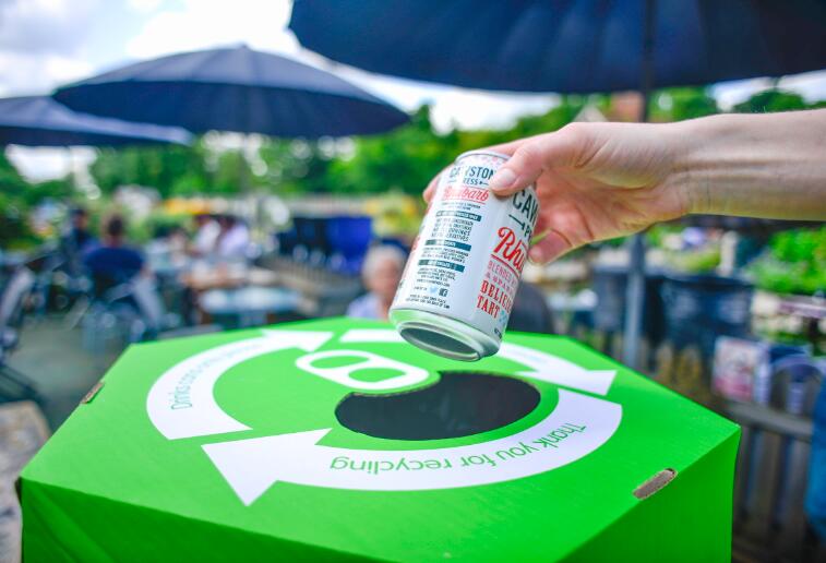 Le taux de recyclage des canettes de boissons au Royaume-Uni atteint un record