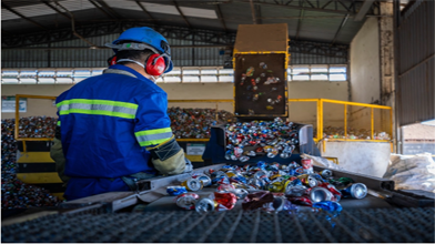 Le Brésil maintient son taux record de recyclage des canettes de boisson